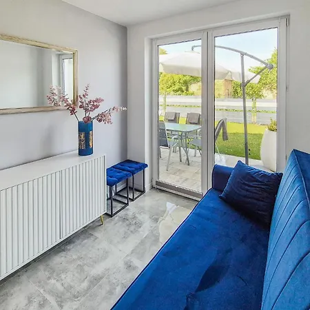 펜션 3 Bedroom In Wapnica